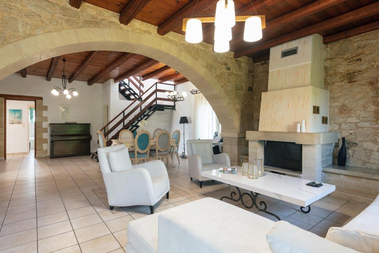 Asprouliánoi Villa Pinelopi מראה חיצוני תמונה